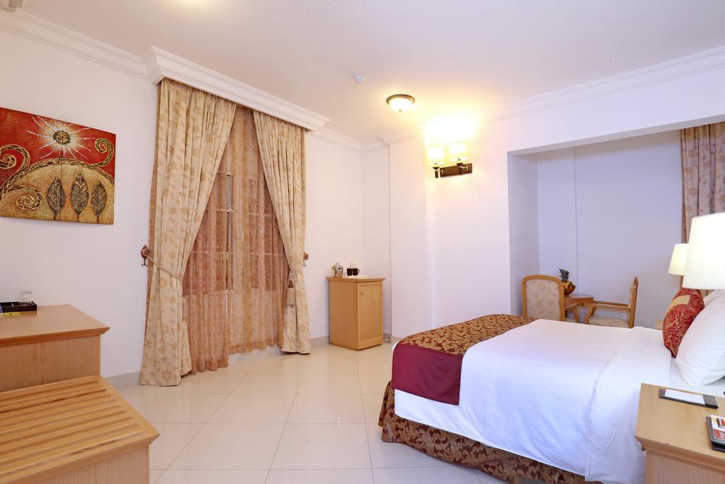 Al Maha Int Hotel Oman Mascate Extérieur photo